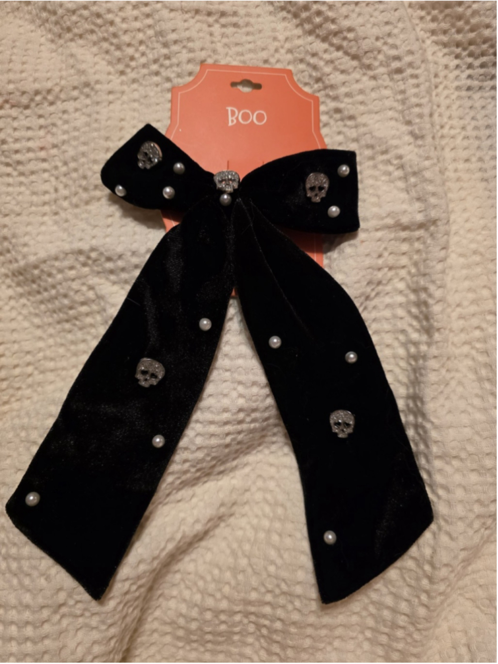 Boo Black Velvet Skull Bow Hair Clip for Women NWT